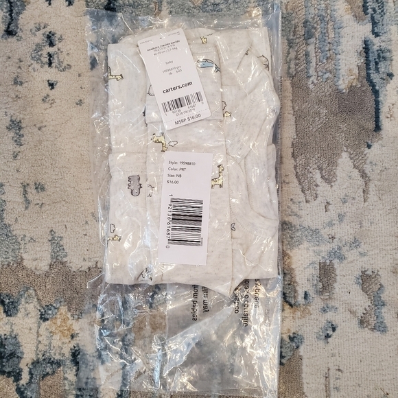 CARTERS Giraffe onesie - Picture 4 of 4